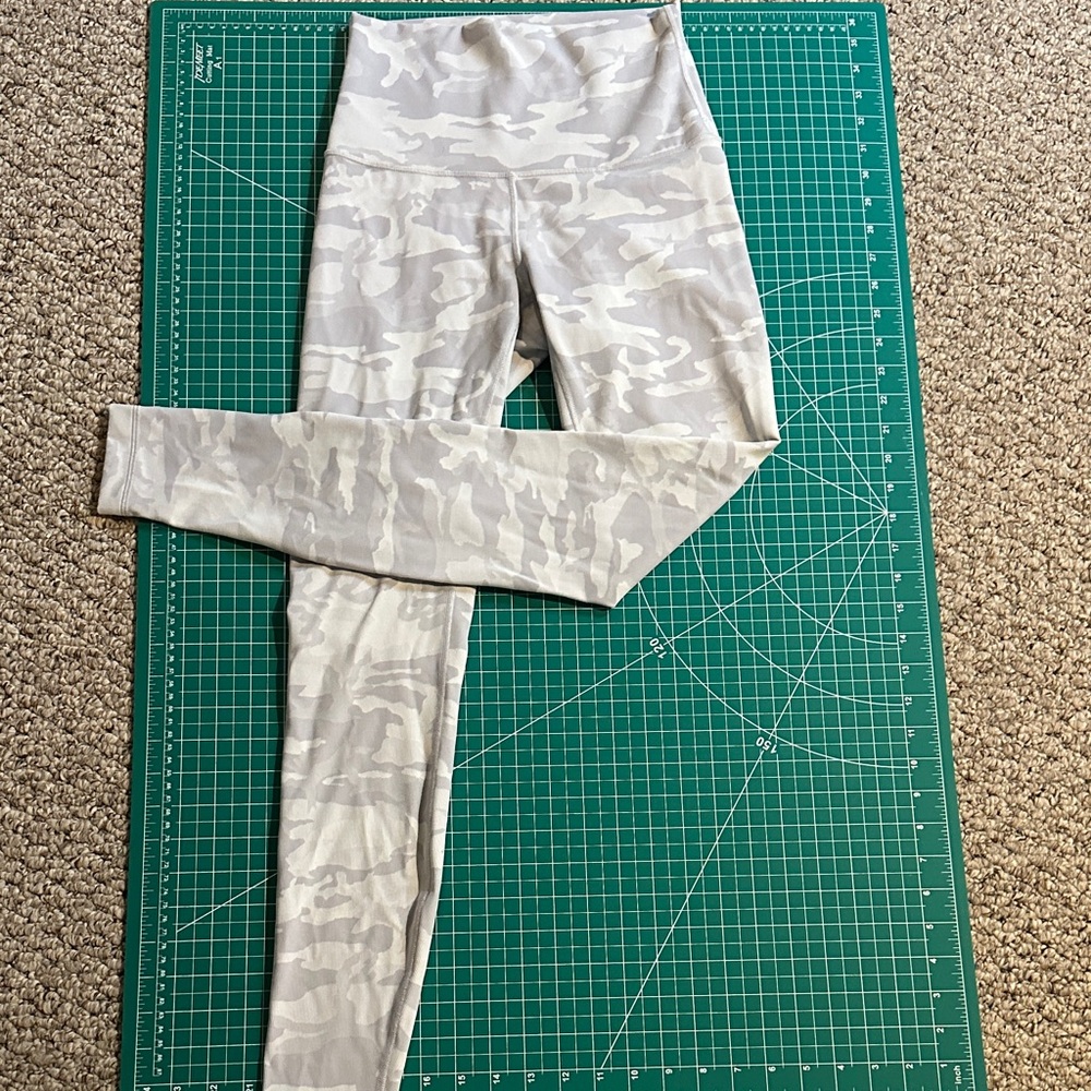 Women’s Neutral Camo High-Waist Leggings